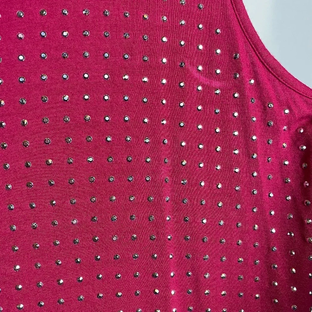 Tattoo Me Womenʻs Plus Size Pink Silver Studded Tank with Asymmetric Hem 1X